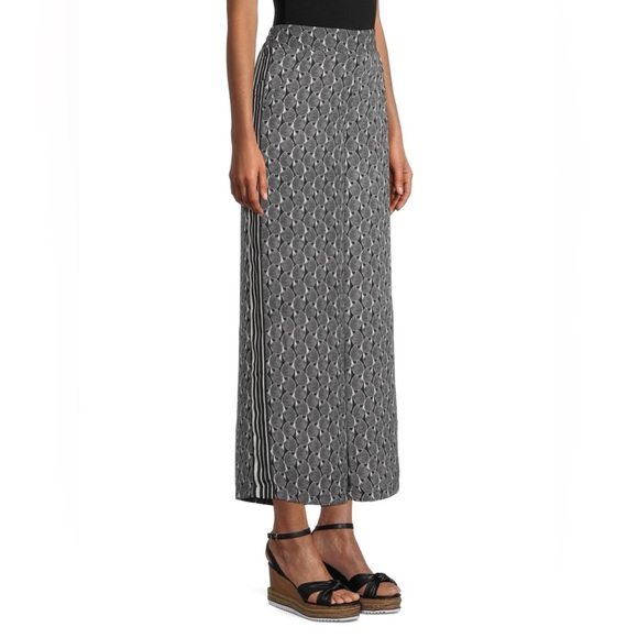 Max Studio Pants - Max Studio Printed Pants Black White Striped Petal Wide Leg Pants Size M